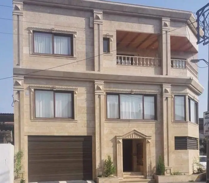 آپارتمان کلاسیک دو طبقه با نمای سنگ در محمودآباد 41354163520