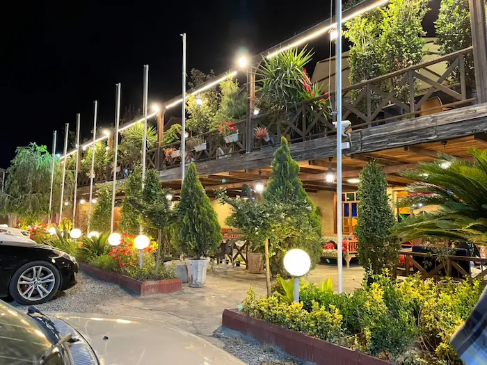 رستوران محلی نماشون در محمود آباد 565666444