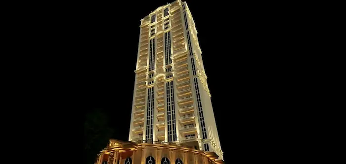 برج بلند نورانی در شب در منطقه سرخرود 25664681