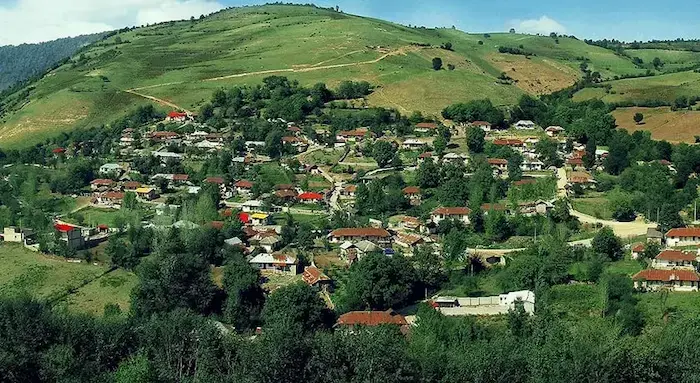 خانه های مسکونی در میان دشت های روستای بیشه کلا مازندران 415645