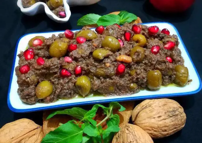 سرو زیتون شور و پرورده، یکی از سوغات مازندران 4568441