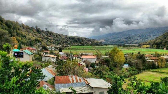 هوای گرفته و ابری در زمین های کشاورزی در روستای سیاه کلا محمودآباد 15646574