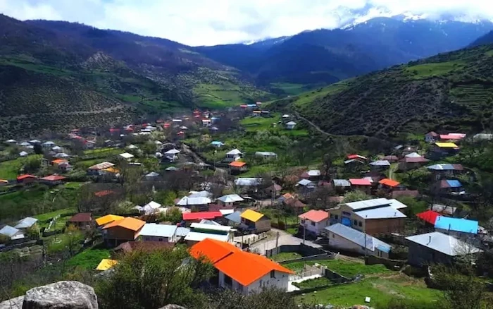 خانه ها و طبیعت زیبا در روستای سیاه کلا محمودآباد 14647687